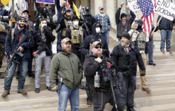 Foto - ABD'de koronavirüse karşı silahlı gösteri!