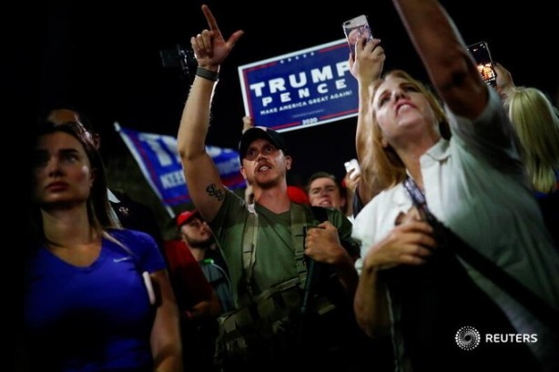 Foto - ABD'de ortalık kızışıyor! Binlerce Trump destekçisi sokaklara döküldü, Yargıtay binasına yürüdü