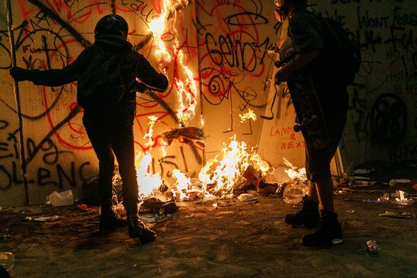 Foto - ABD'de şehir karıştı, ortalık savaş alanına döndü! Ordu sokağa indi