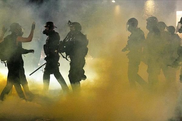 Foto - ABD'de şehir karıştı, ortalık savaş alanına döndü! Ordu sokağa indi