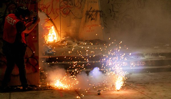 Foto - ABD'de şehir karıştı, ortalık savaş alanına döndü! Ordu sokağa indi