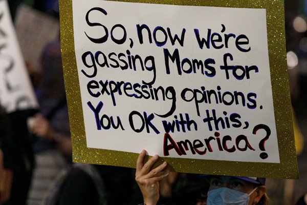 Foto - ABD'de şehir karıştı, ortalık savaş alanına döndü! Ordu sokağa indi