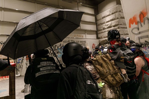 Foto - ABD'de şehir karıştı, ortalık savaş alanına döndü! Ordu sokağa indi