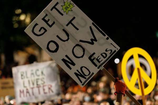 Foto - ABD'de şehir karıştı, ortalık savaş alanına döndü! Ordu sokağa indi