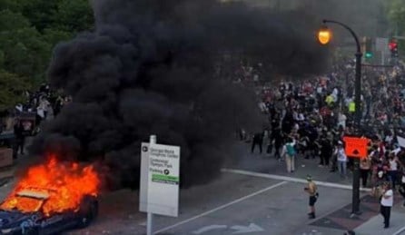 Foto - ABD’de şiddetin dozunu arttıran iddia! ‘Silahlı çocuk askerler’ protestoculara karşı