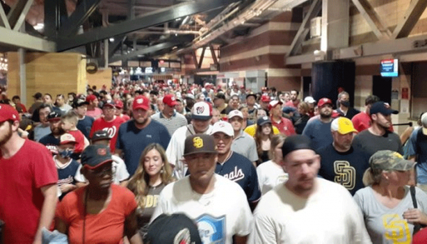 Foto - ABD'de silahlı saldırı! Birbirlerini ezdiler