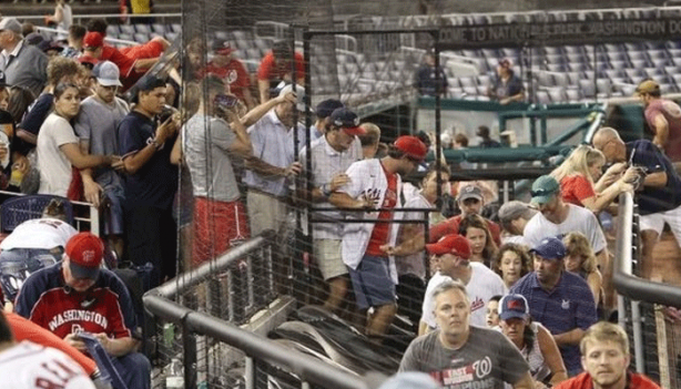 Foto - ABD'de silahlı saldırı! Birbirlerini ezdiler