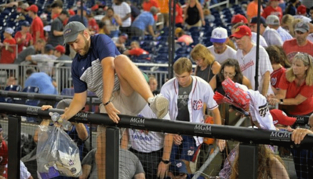 Foto - ABD'de silahlı saldırı! Birbirlerini ezdiler
