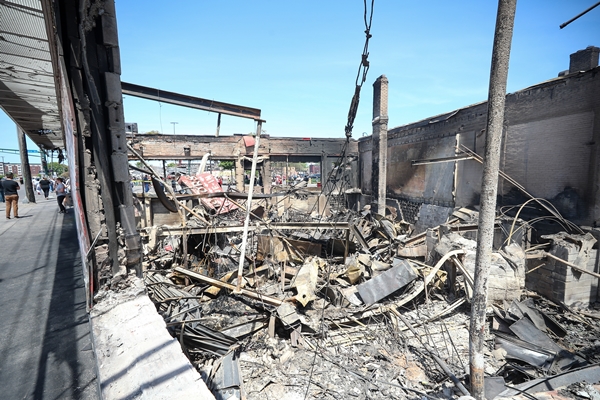 ABD'de sular durulmuyor! Protestocular Beyaz Saray’ı savaş alanına çevirdi