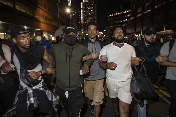 Foto - ABD'de sular durulmuyor! Protestocular Beyaz Saray’ı savaş alanına çevirdi