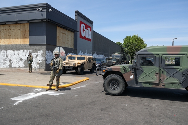 Foto - ABD'de sular durulmuyor! Protestocular Beyaz Saray’ı savaş alanına çevirdi