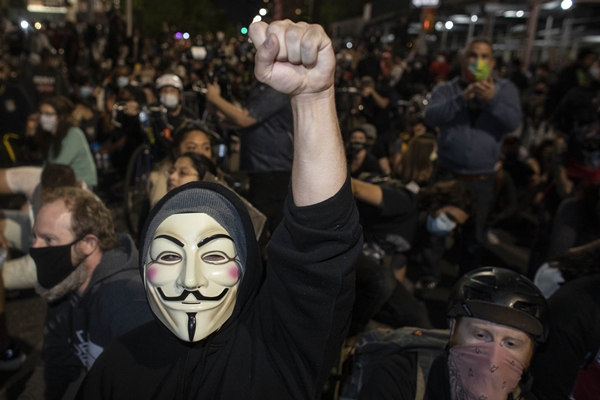 Foto - ABD'de sular durulmuyor! Protestocular Beyaz Saray’ı savaş alanına çevirdi