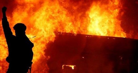 Foto - ABD’de yer yerinden oynuyor! Trump ‘kaçtı’ iddiası