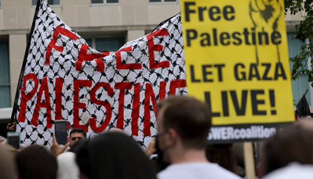 ABD'de yüzlerce kişi Filistin için sokakta