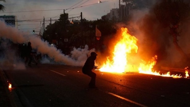 ABD'deki öfke Komşu'ya sıçradı! Sokaklar alev alev...
