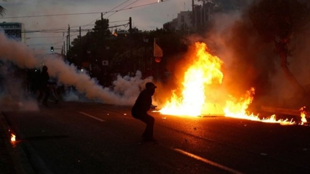 Foto - ABD'deki öfke Komşu'ya sıçradı! Sokaklar alev alev...