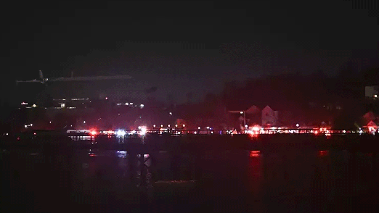 Foto - ABD'deki uçak kazası sonrası flaş açıklama! Trump: İnsanların kurtulması için dua ediyorum