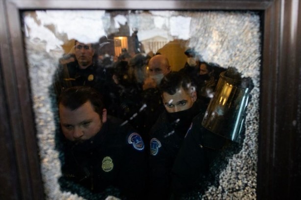 ABD'den kan donduran görüntüler! Dünyanın gözü orada