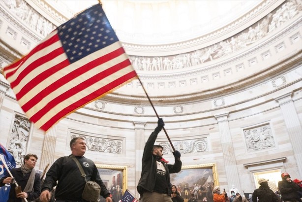 Foto - ABD'den kan donduran görüntüler! Dünyanın gözü orada