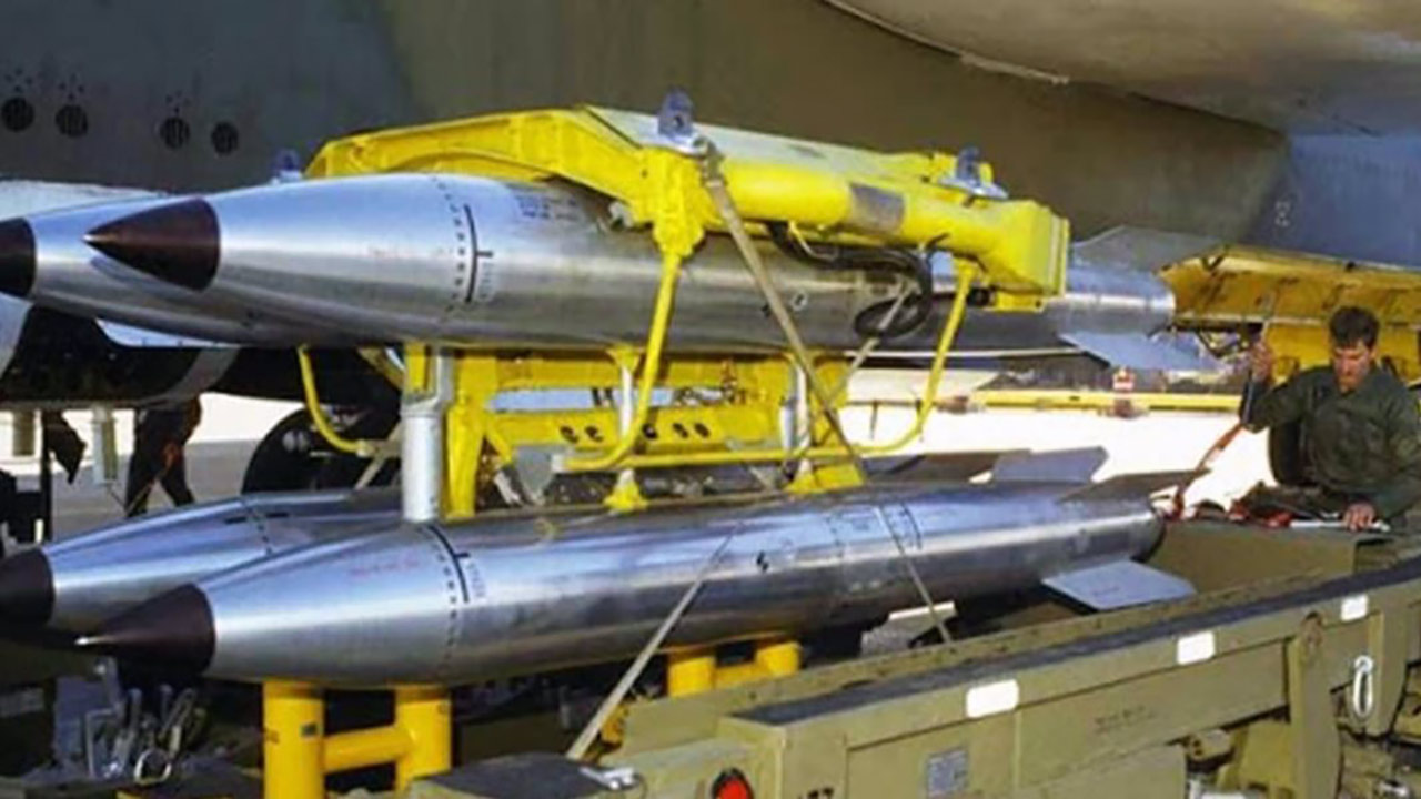 Foto - ABD’den nükleer bomba hamlesi! Hepsini değiştirdiler