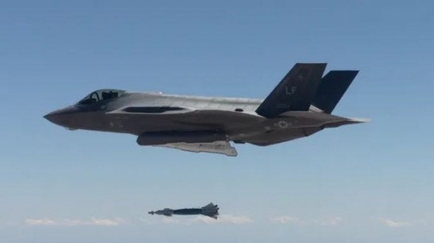 Foto - ABD'den Orta Doğu'da intikam saldırısı! Çok sayıda hedef bombalandı