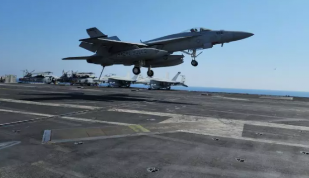 Foto - ABD'den Selçuk Bayraktar'a görülmemiş davet! ABD'li komutanlar, askerler ve büyükelçi hepsi hazır kıta bulundu