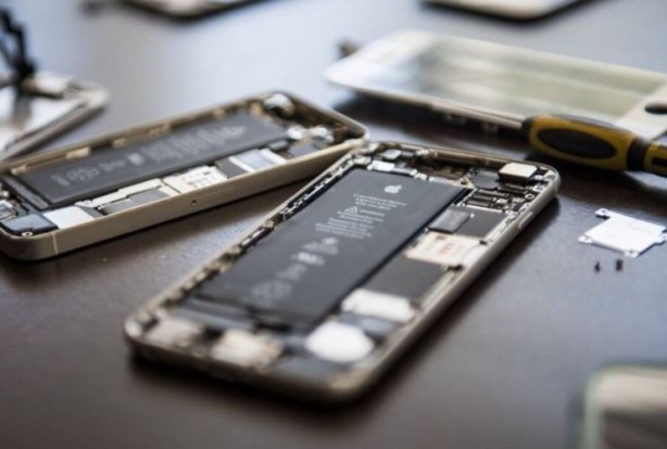 Foto - AB'den Apple'a iPhone resti! Yasaklanabilir
