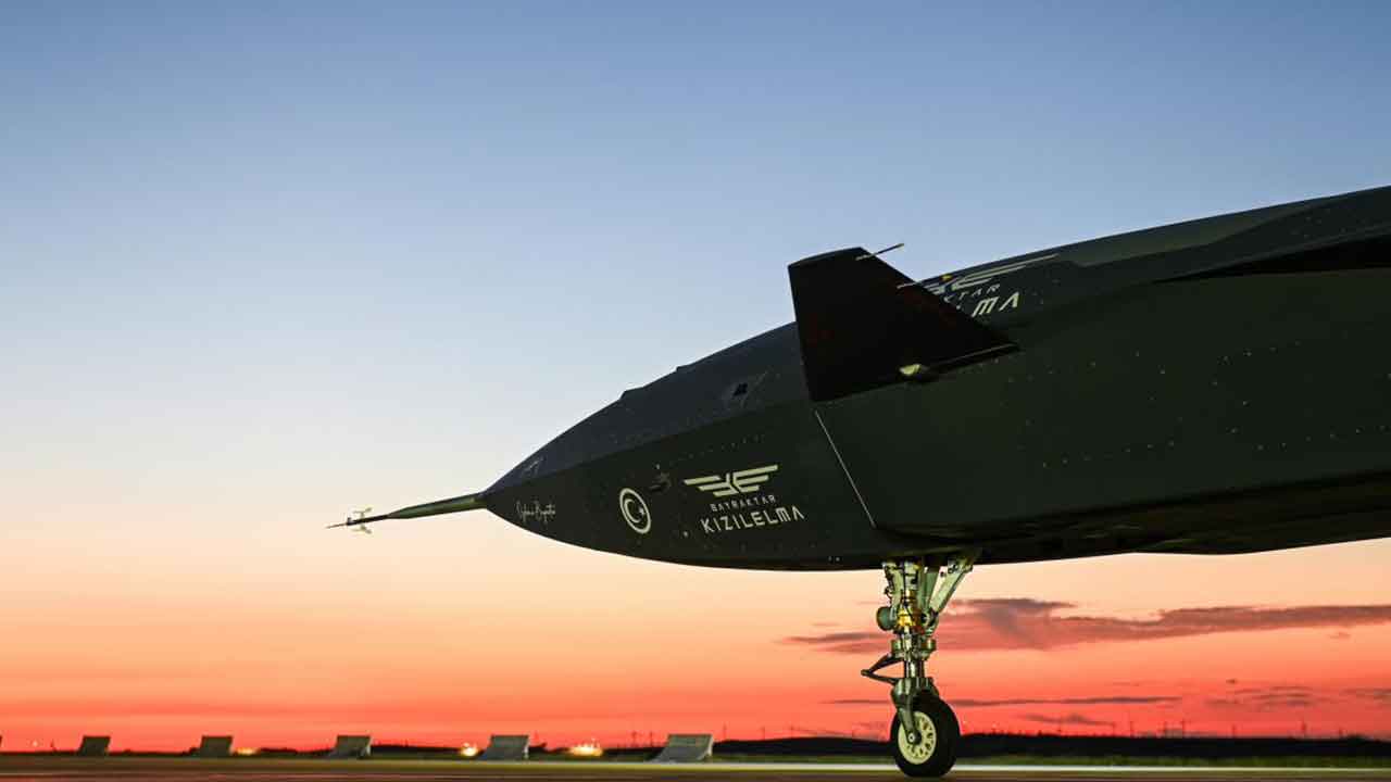 ABD'li eski savaş pilotu Bayraktar Kızılelma'yı analiz ederken o özellik karşısında şaştı kaldı
