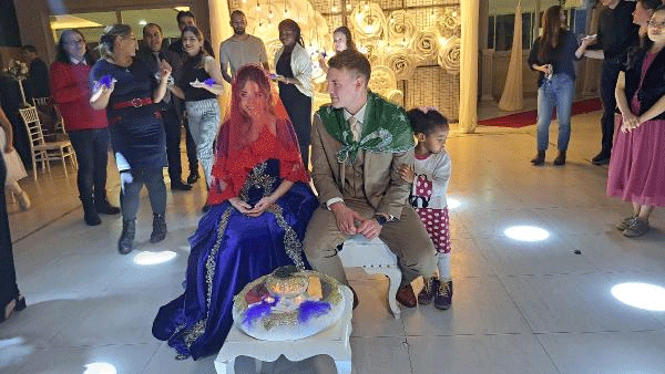 Foto - ABD’li gençlere bizim usul düğün geline kına, damada ay yıldızlı örtü