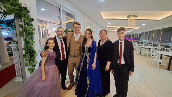 Foto - ABD’li gençlere bizim usul düğün geline kına, damada ay yıldızlı örtü