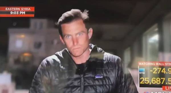 Foto - ABD'li muhabir canlı yayını fark etmeyince... Mide bulandıran görüntü!