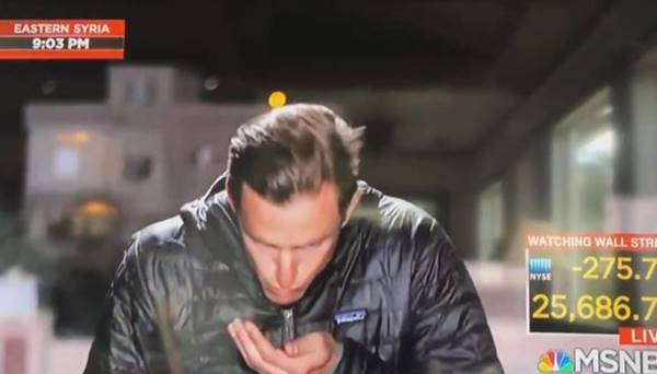 Foto - ABD'li muhabir canlı yayını fark etmeyince... Mide bulandıran görüntü!