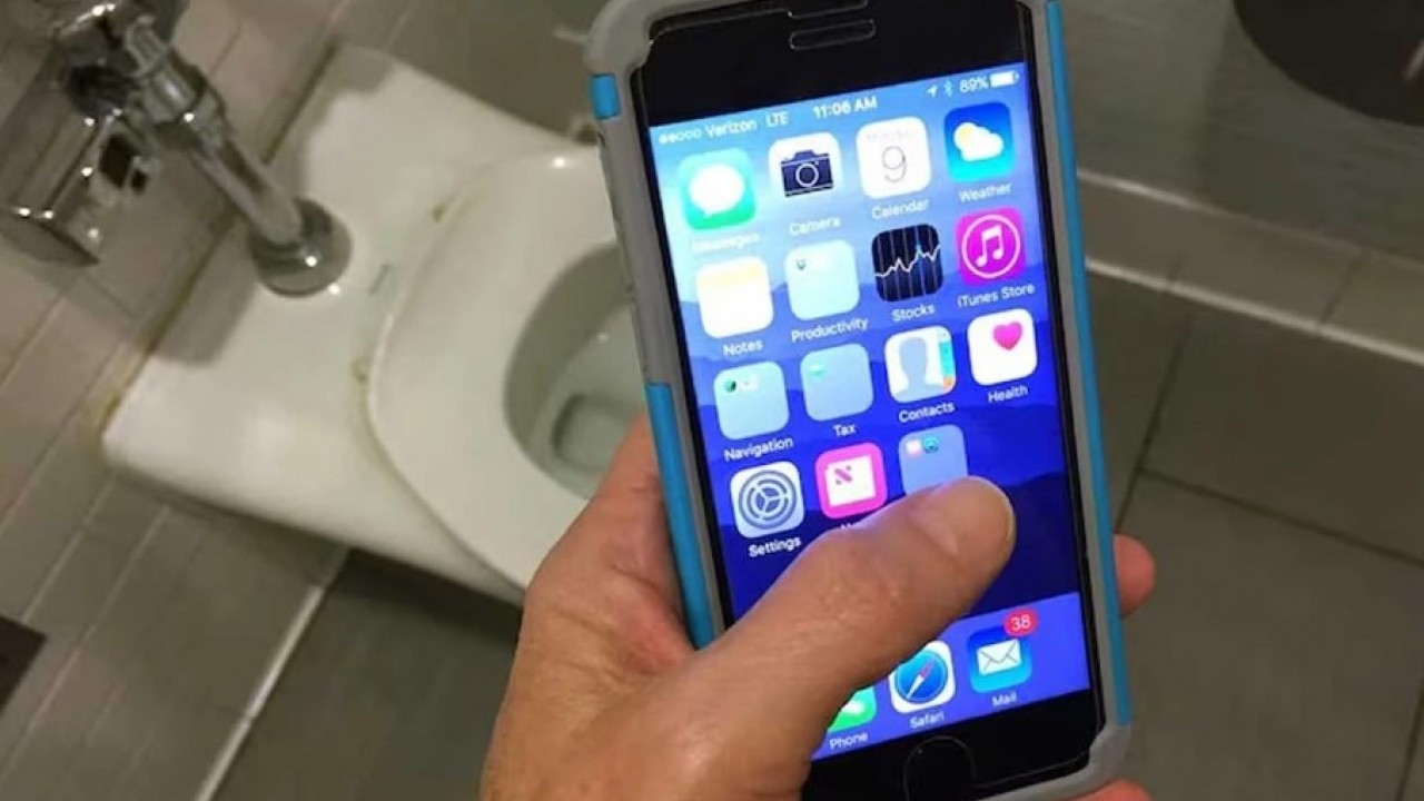 Foto - ABD’li uzmanlardan şoke eden uyarı! Telefonla tuvalete girenler dikkat