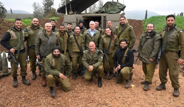 ABD'nin İsrail aşkı! Çocukları öldüren top mermilerini imzaladı