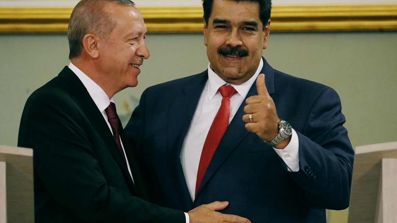 ABD’nin skandal hamlesi sonrası dost ülke Venezuela’dan flaş hamle! Halk, duyar duymaz askere koştu