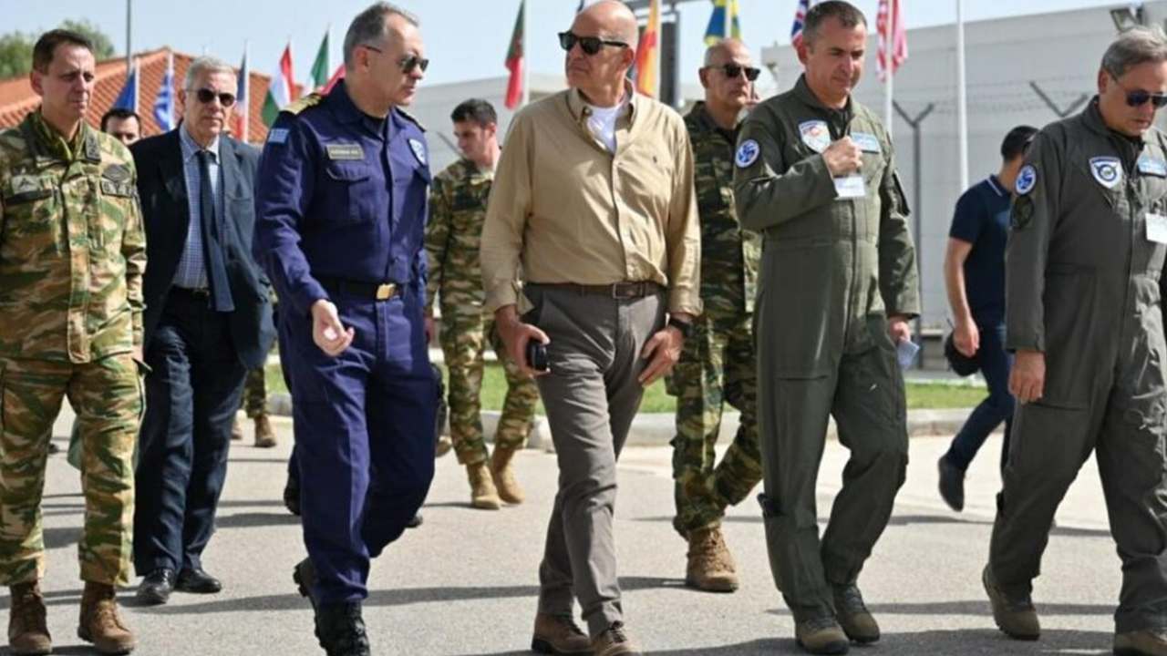 Foto - ABD'nin Türkiye'ye teklif ettiği F-35'ler oraya getiriliyor! Dünyaya ilan ettiler