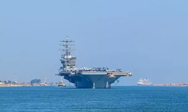 Foto - ABD'nin uçak gemisi Eisenhower, balistik füzeyle vuruldu!