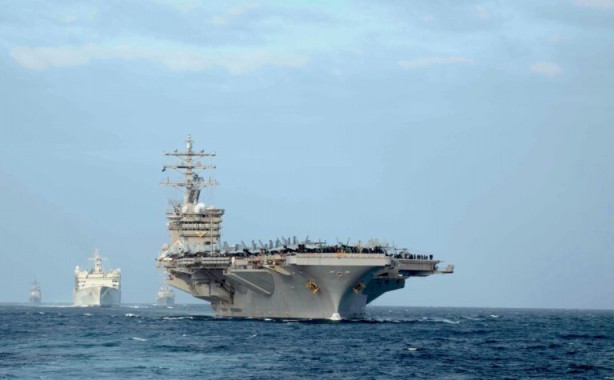 Foto - ABD'nin uçak gemisi Eisenhower, balistik füzeyle vuruldu!