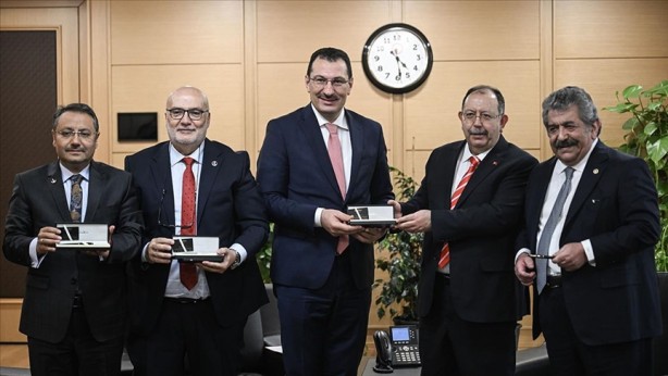 Foto - Abdülhamid'in torunundan Fatih Erbakan'a olay çağrı: Yeniden Refah'taki o isimleri acilen temizlemeli