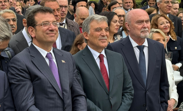 Foto - Abdullah Gül'den şüphe uyandıran hamle! Orada görüldü, herkes "Bu ekibi hangi üst akıl, ne için topladı?" sorusunu soruyor