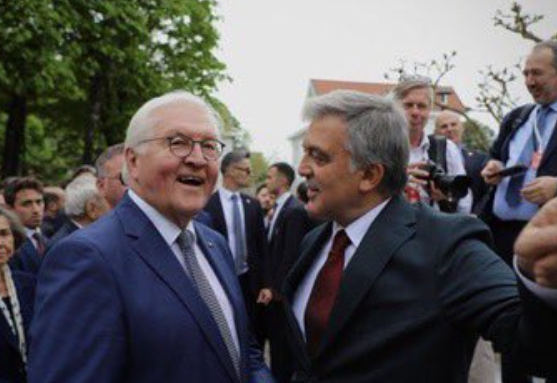 Foto - Abdullah Gül'den şüphe uyandıran hamle! Orada görüldü, herkes "Bu ekibi hangi üst akıl, ne için topladı?" sorusunu soruyor