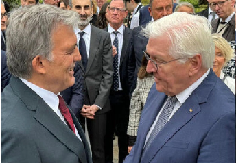 Foto - Abdullah Gül'den şüphe uyandıran hamle! Orada görüldü, herkes "Bu ekibi hangi üst akıl, ne için topladı?" sorusunu soruyor