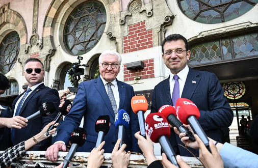 Foto - Abdullah Gül'den şüphe uyandıran hamle! Orada görüldü, herkes "Bu ekibi hangi üst akıl, ne için topladı?" sorusunu soruyor