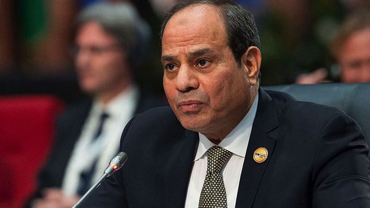 Foto - Abdurrahman Dilipak isim vererek tepki gösterdi: Namaz kılıyor ve karısının da başı örtülü