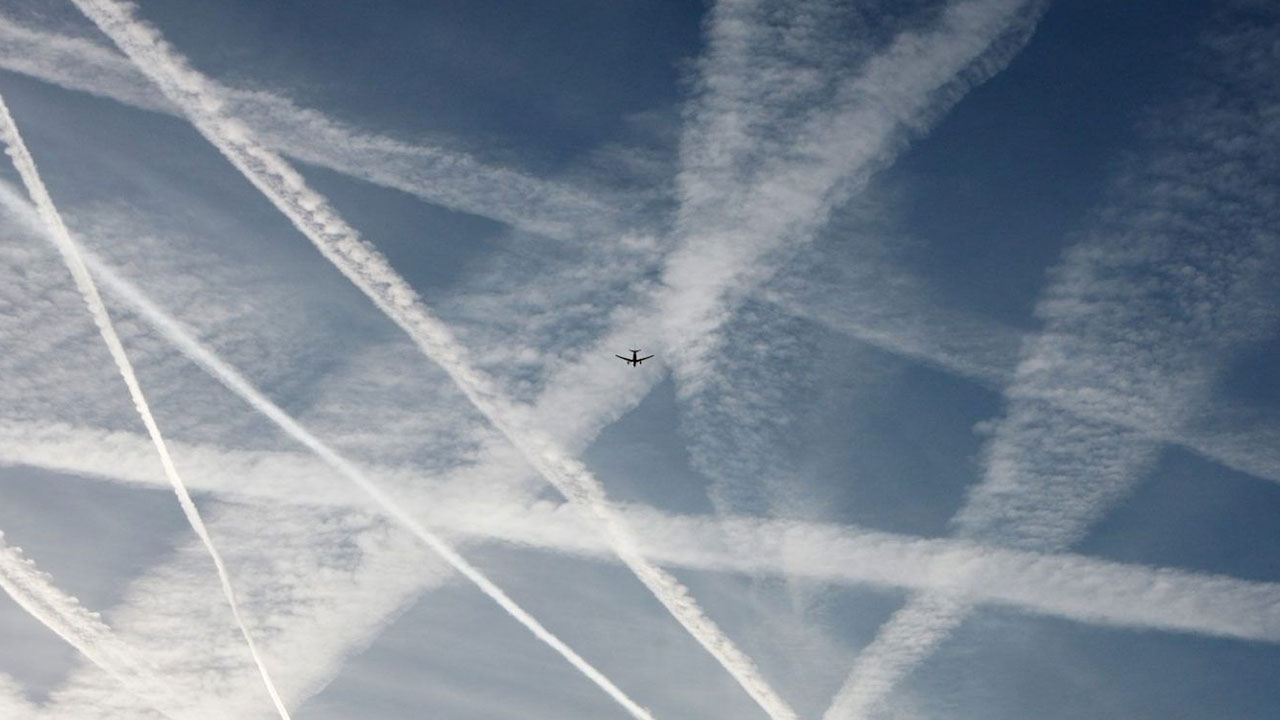 Foto - Abdurrahman Dilipak'tan gündemi altüst edecek chemtrail çıkışı: Türkiye'nin tepesinden ölüm yağdırıyolar
