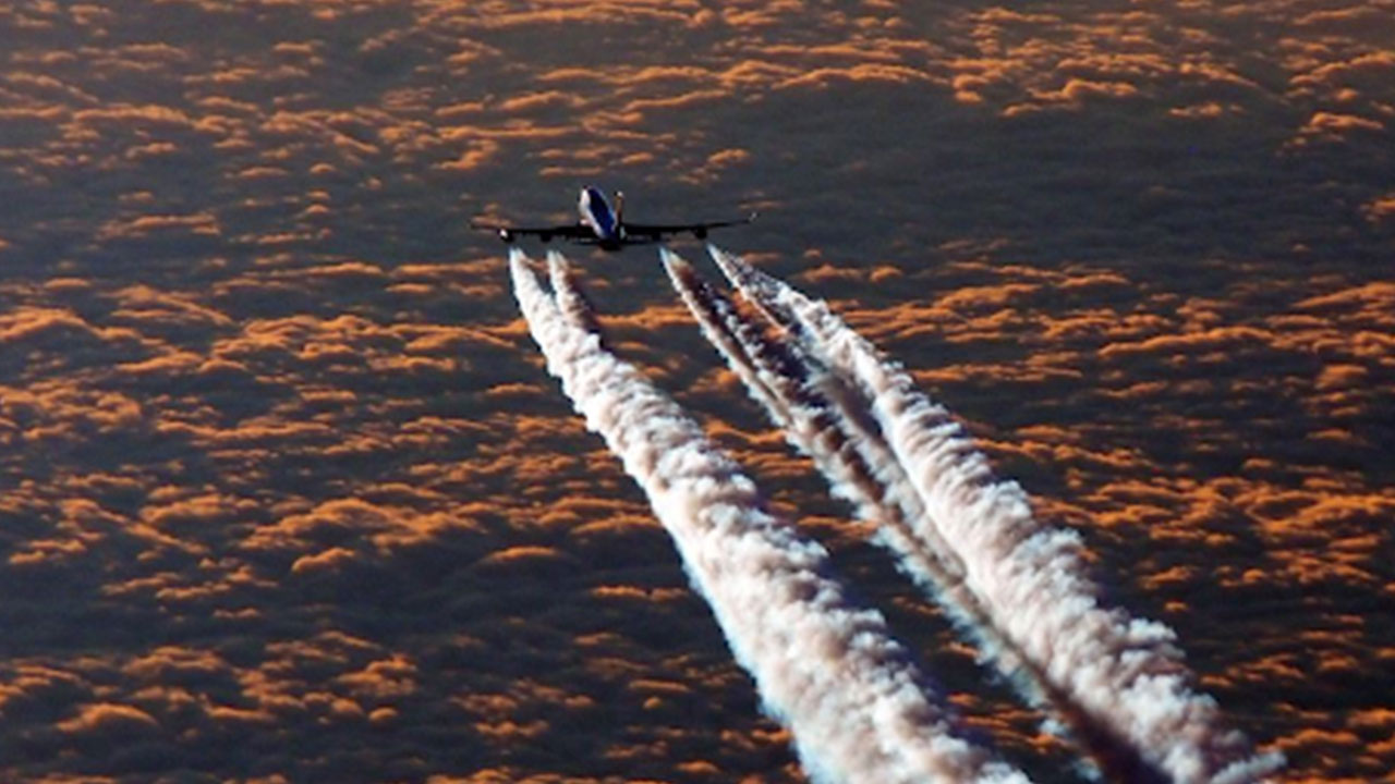 Foto - Abdurrahman Dilipak'tan gündemi altüst edecek chemtrail çıkışı: Türkiye'nin tepesinden ölüm yağdırıyolar