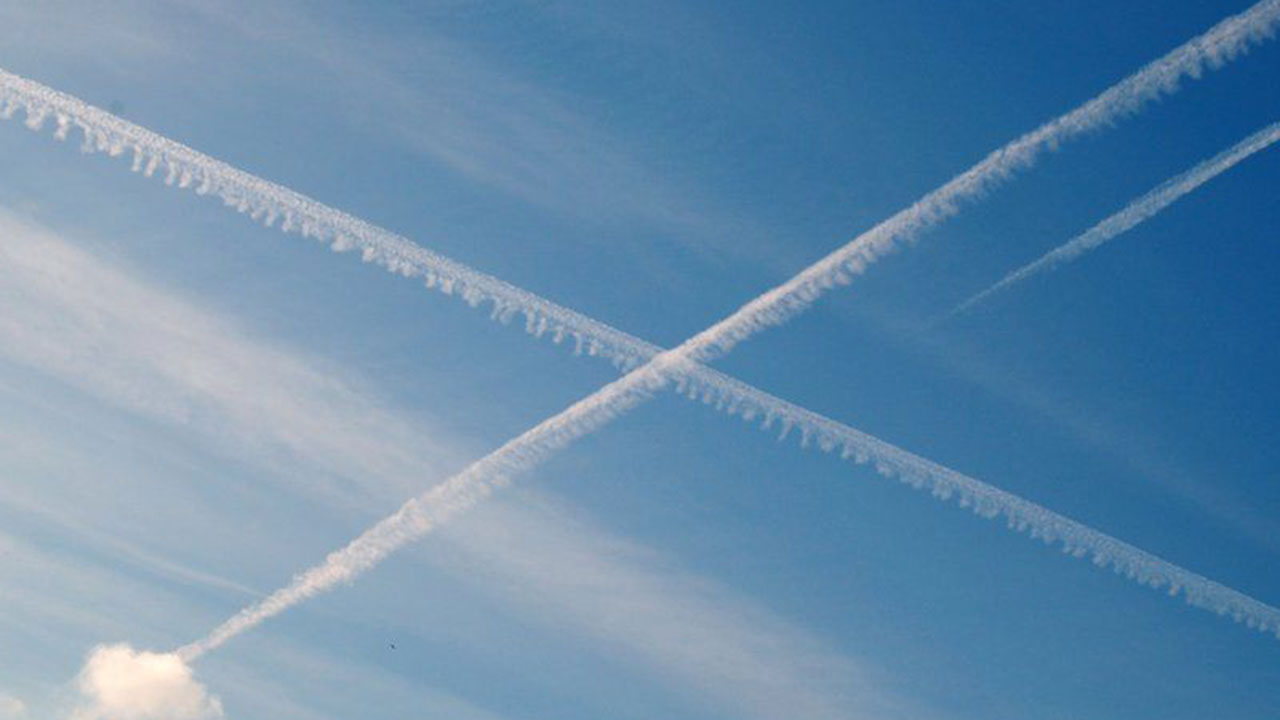 Foto - Abdurrahman Dilipak'tan gündemi altüst edecek chemtrail çıkışı: Türkiye'nin tepesinden ölüm yağdırıyolar