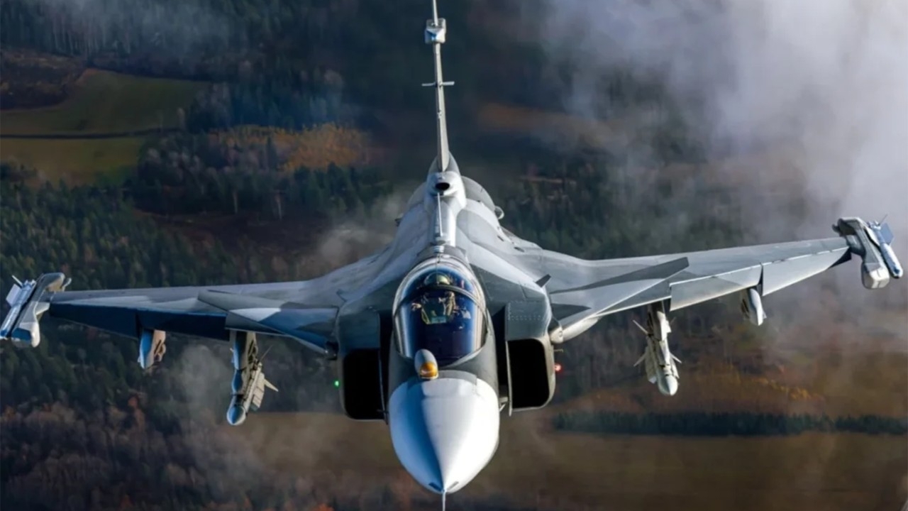 ABD’ye tarihi F-16 resti! Ani bir kararla vazgeçildi, tam 24 adet Gripen savaş uçağı alınacak