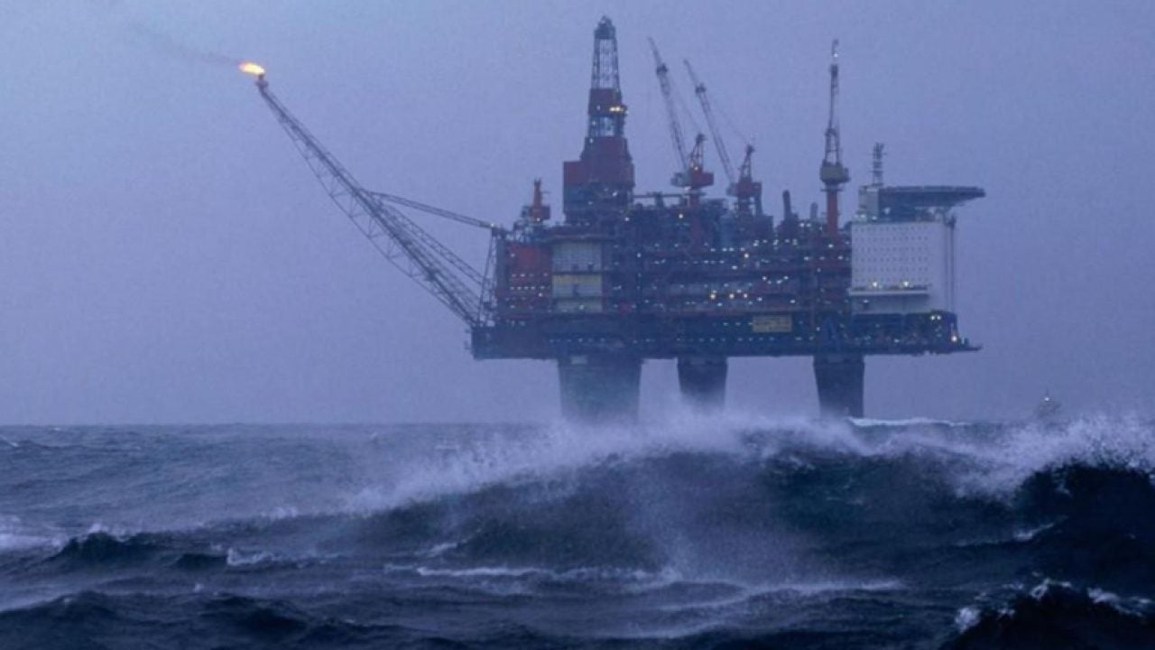 Foto - ABD’yi vuran fırtına enerji sektörünü felç etti! Milyonlarca varil petrol devre dışı