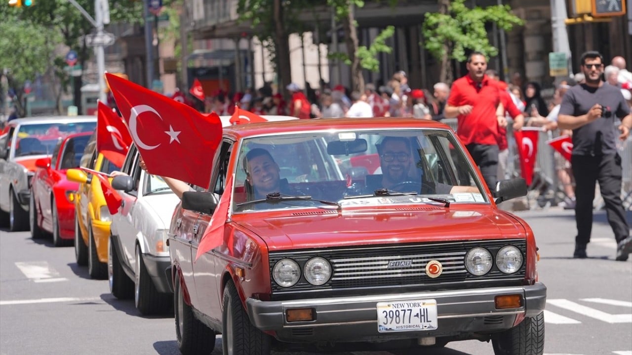 ABD’yi yine salladık! New York'ta 43. Türk Günü Yürüyüşü coşkuyla kutlandı